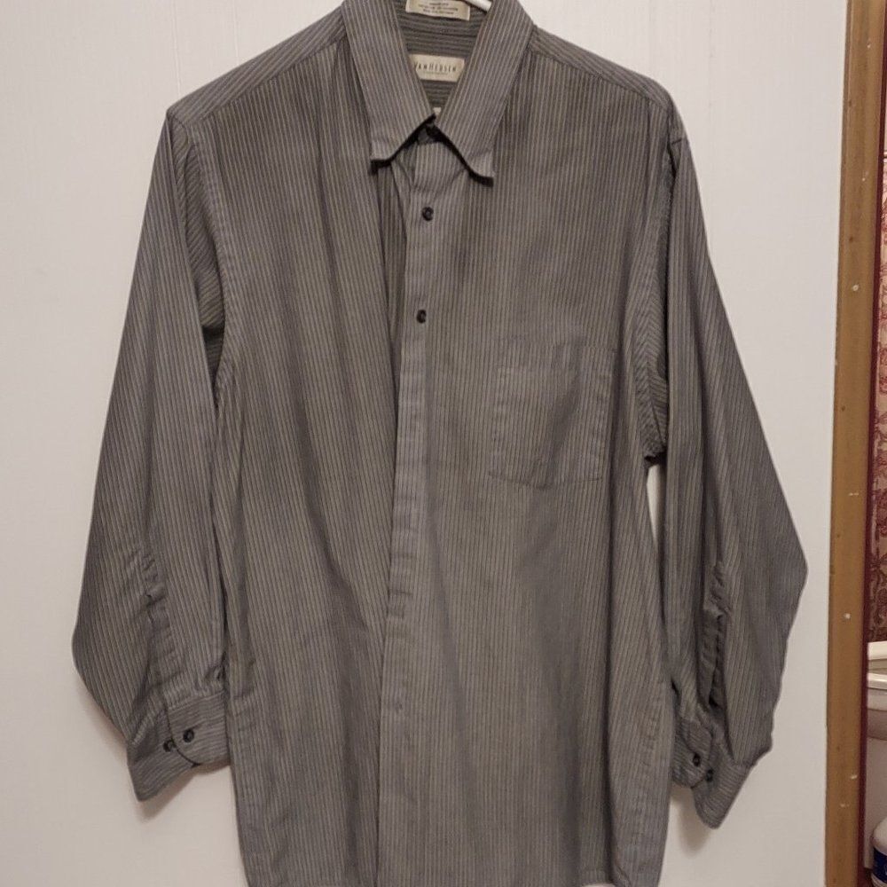 VAN HEUSEN 16 1/2 32/33m arm pit to pit 24 length 29 Grey EX COND